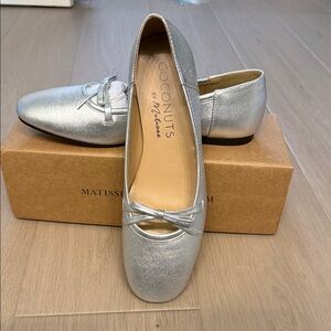 Coconuts by Matisse Silver Bow Ballet Flats
